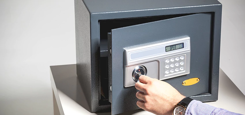 Jewelry Safe Unlocking Service in Coral Springs, Florida